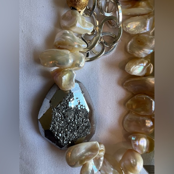 2 Druzy Statement Piece Necklaces - Picture 2 of 8